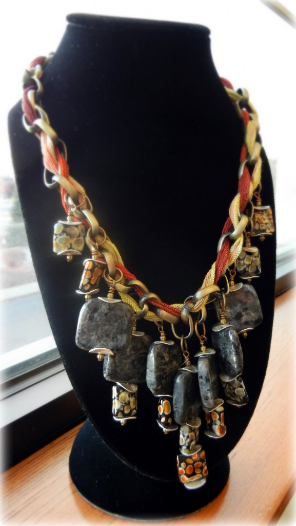 black-labradorite-ribbon-necklace