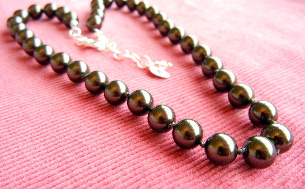 knotted-crystal-pearl-necklace