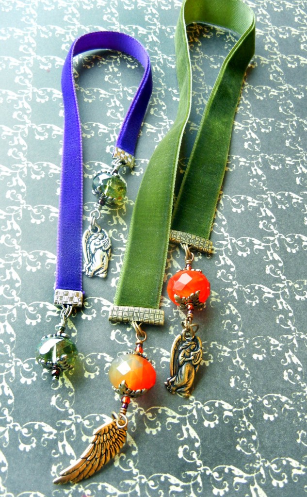velvet-ribbon-bookmarks