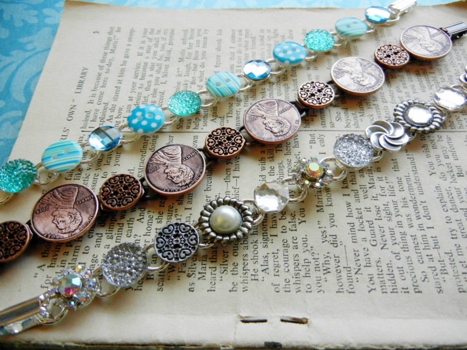 SILVER Bracelet Helper-D.I.Y.- Pick Your Colors!  Buddy gifts, Beaded  bracelets, Beaded bookmarks