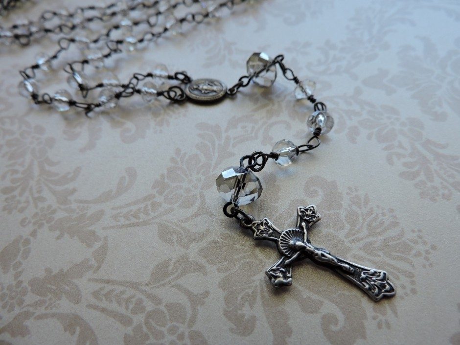 Use beaded chain to make a classic Rosary - Rings and ThingsRings and Things