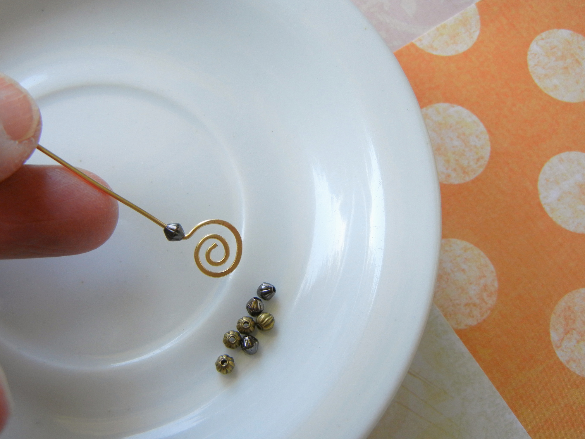 How to Make Spiral Head Pins - Rings and ThingsRings and Things
